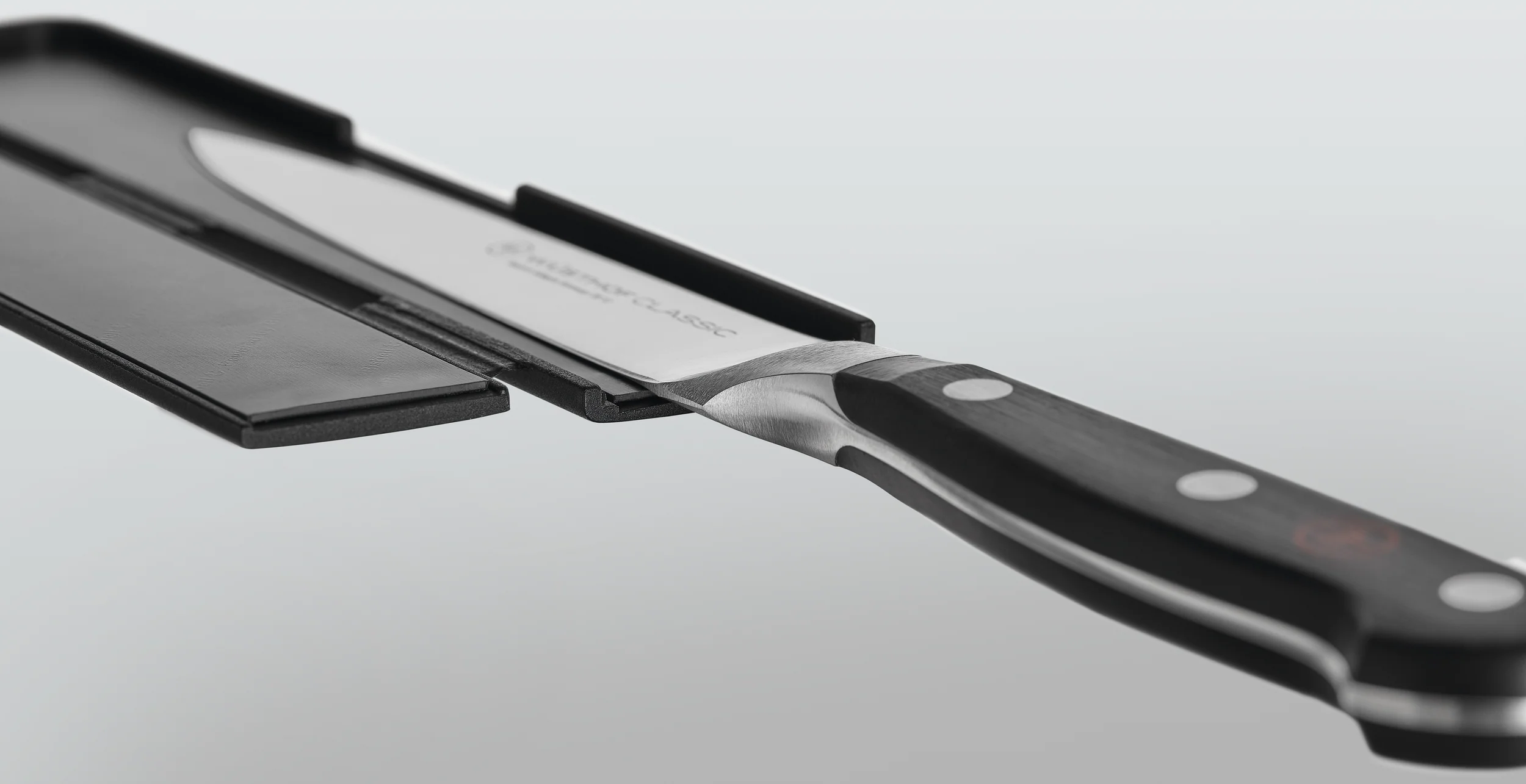 Narrow Magnetic Blade Guard - Image 4