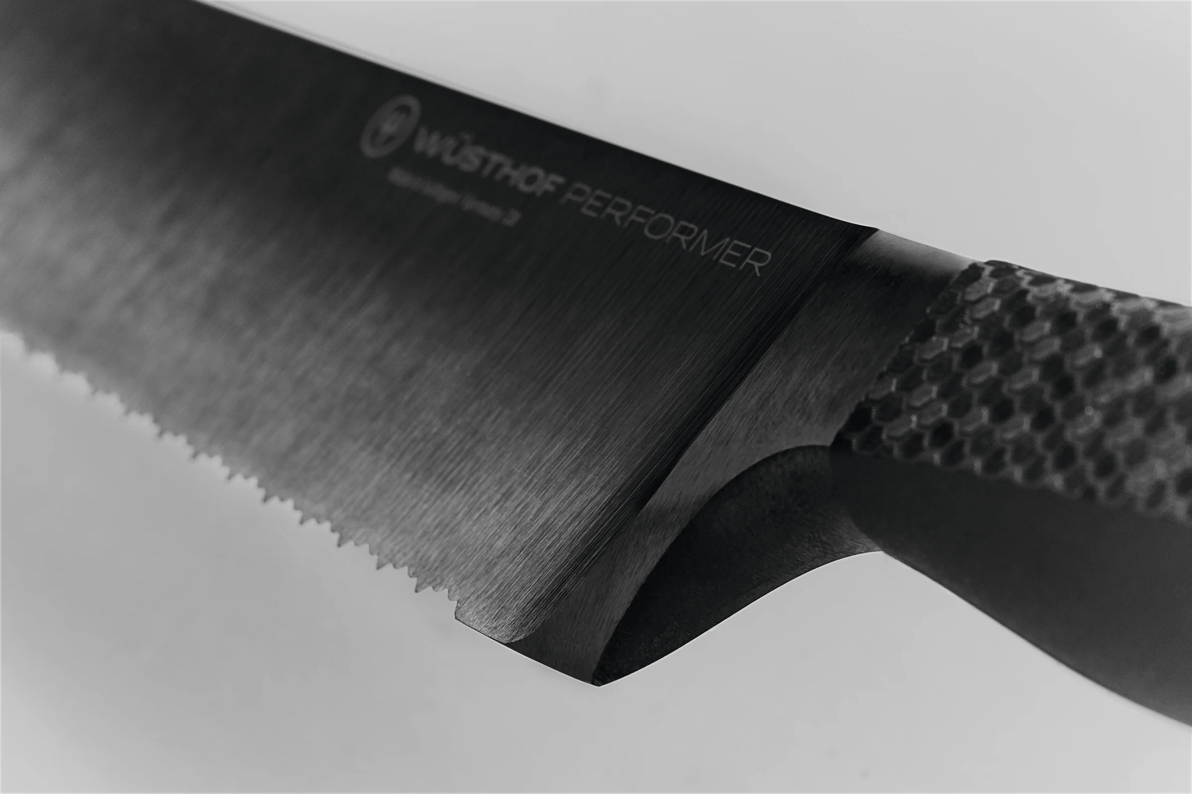 Performer 9" Precision Double-Serrated Bread Knife - Image 6