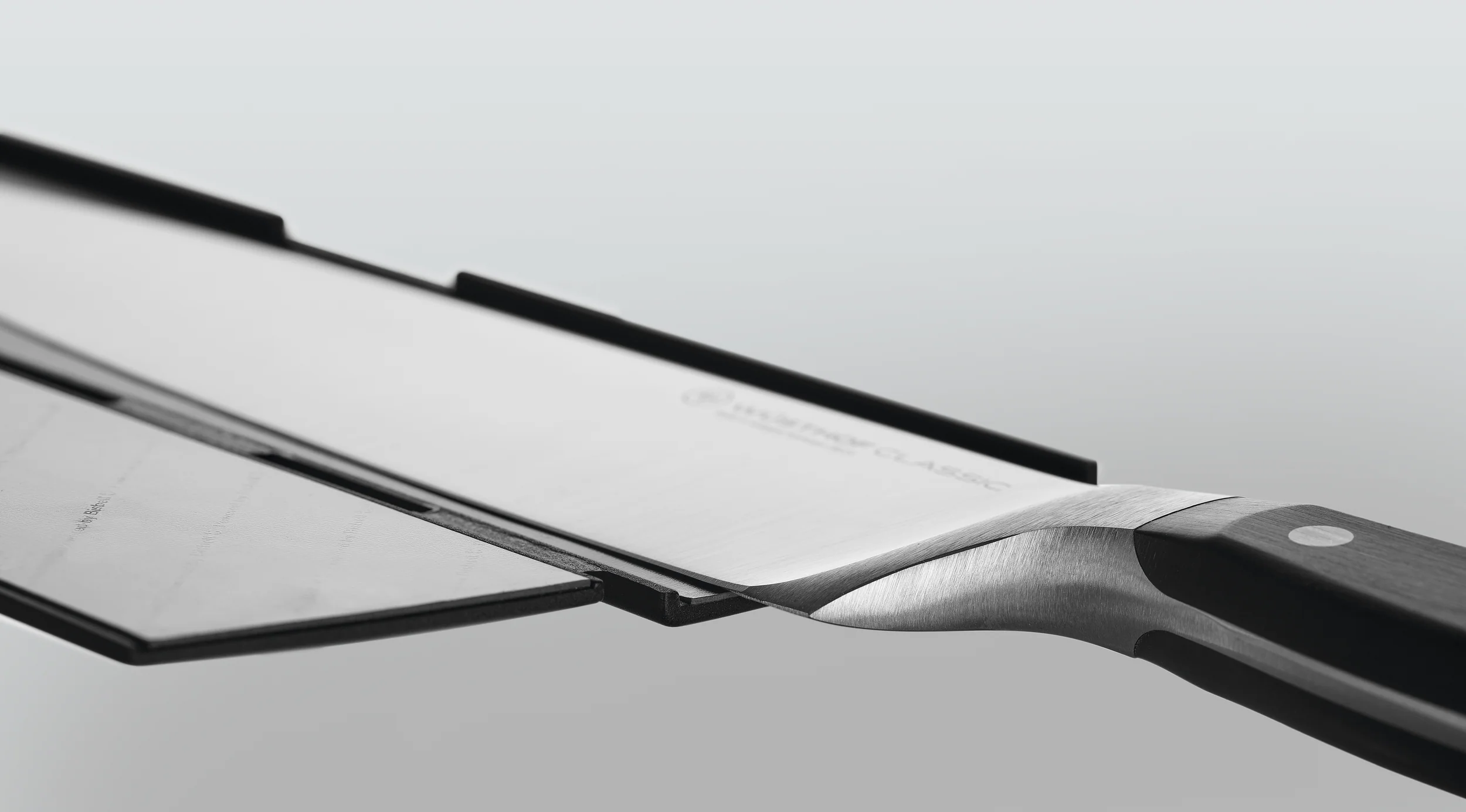 Wide Magnetic Blade Guard - Image 4