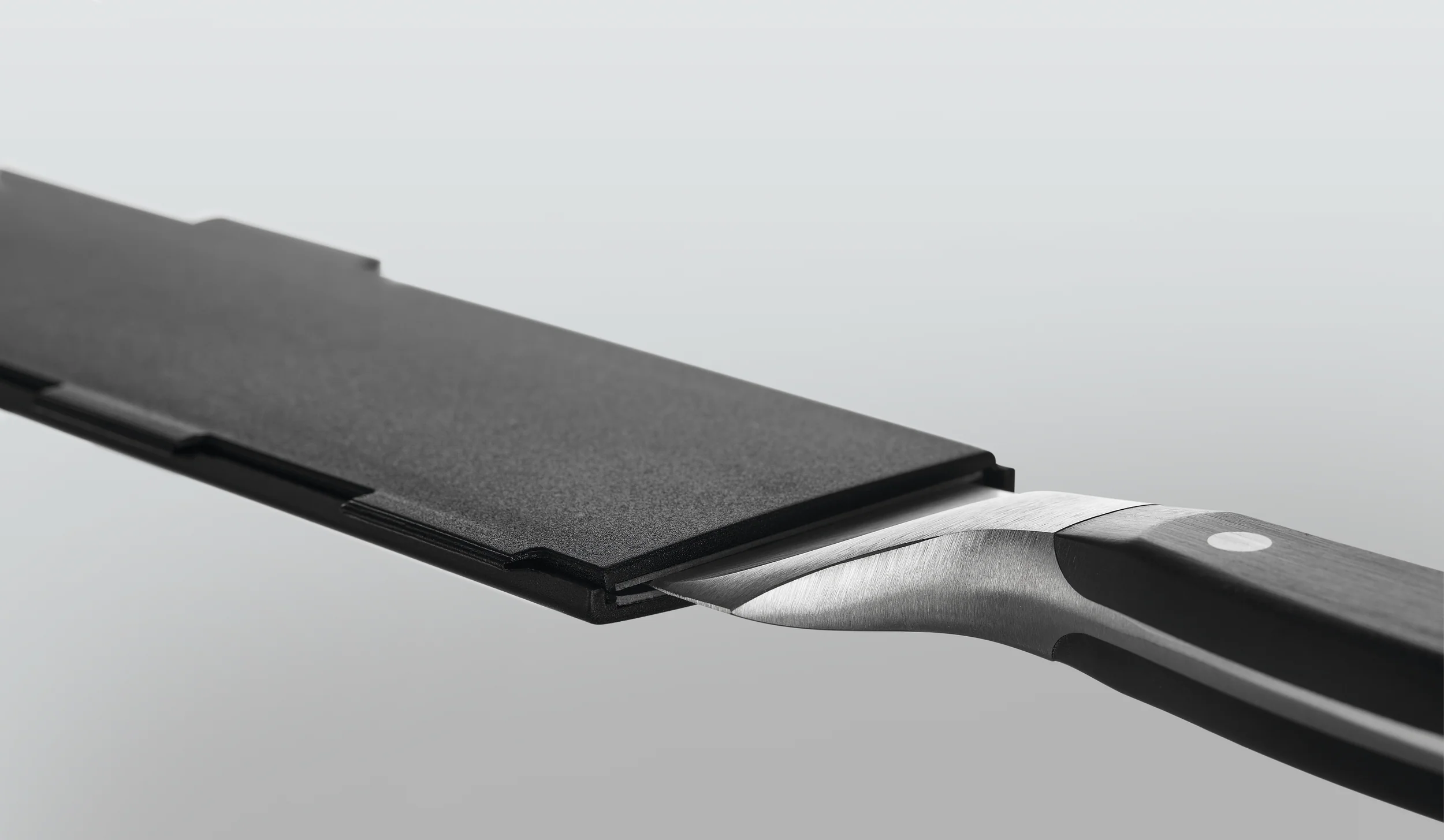 Wide Magnetic Blade Guard - Image 5